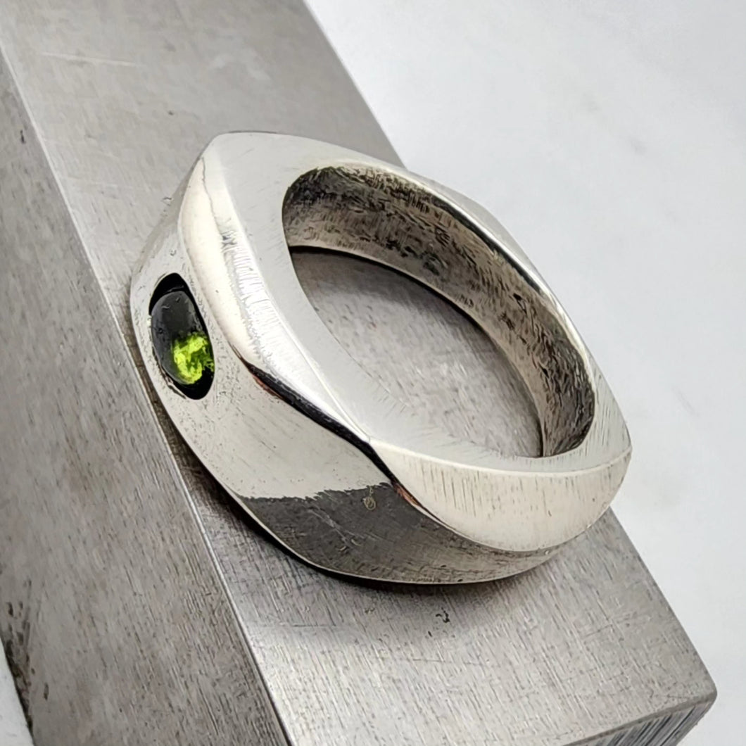 Silver Peridot Anillo