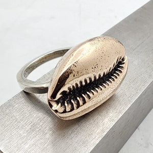 Cowrie Anillo