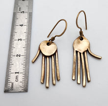 Load image into Gallery viewer, Manos Sagrados Earrings