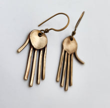 Load image into Gallery viewer, Manos Sagrados Earrings